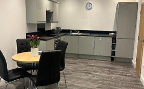 Contemporary Apartment Great Location With Private Car Park